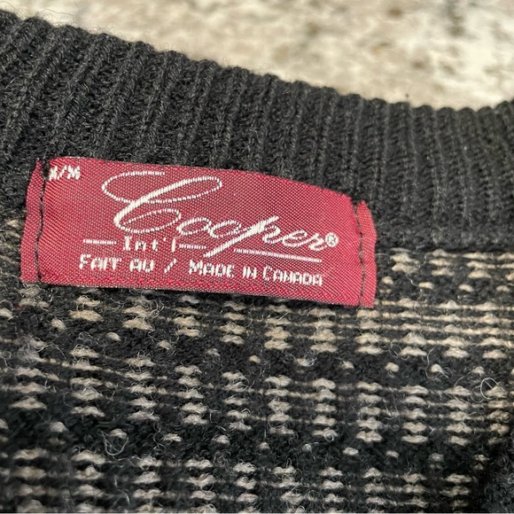 Vintage Cooper Men’s V-neck Grandpa Sweater - Picture 5 of 8